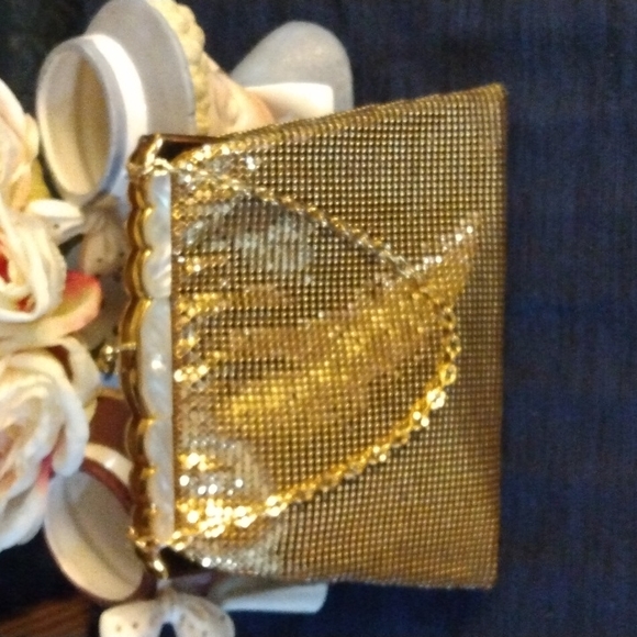 Vintage,Whiting&Davis # 2981,Gold Metallic Evening Bag with Mother of Pearl top. - Picture 5 of 16
